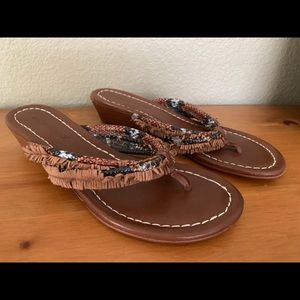 Bernardo size 9M fringe trim Sandals